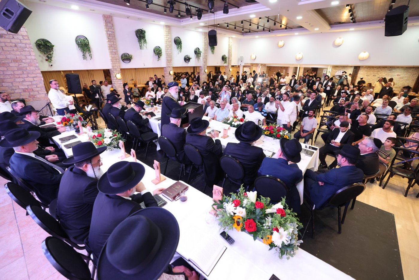 מעמד הכתרת הרב ארז אלחרר לרבה של הוד השרון 