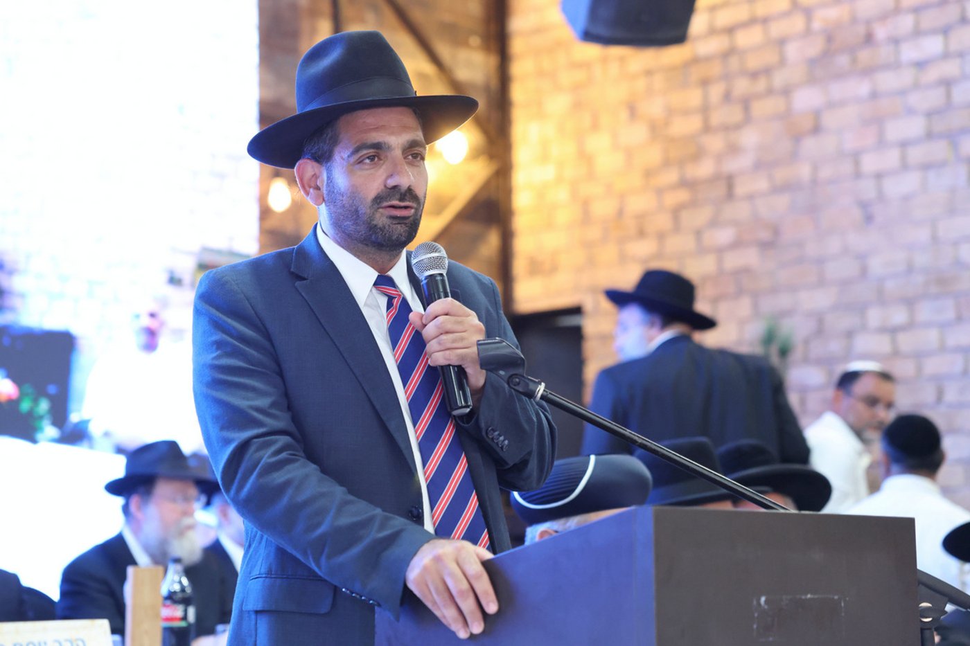 מעמד הכתרת הרב ארז אלחרר לרבה של הוד השרון 