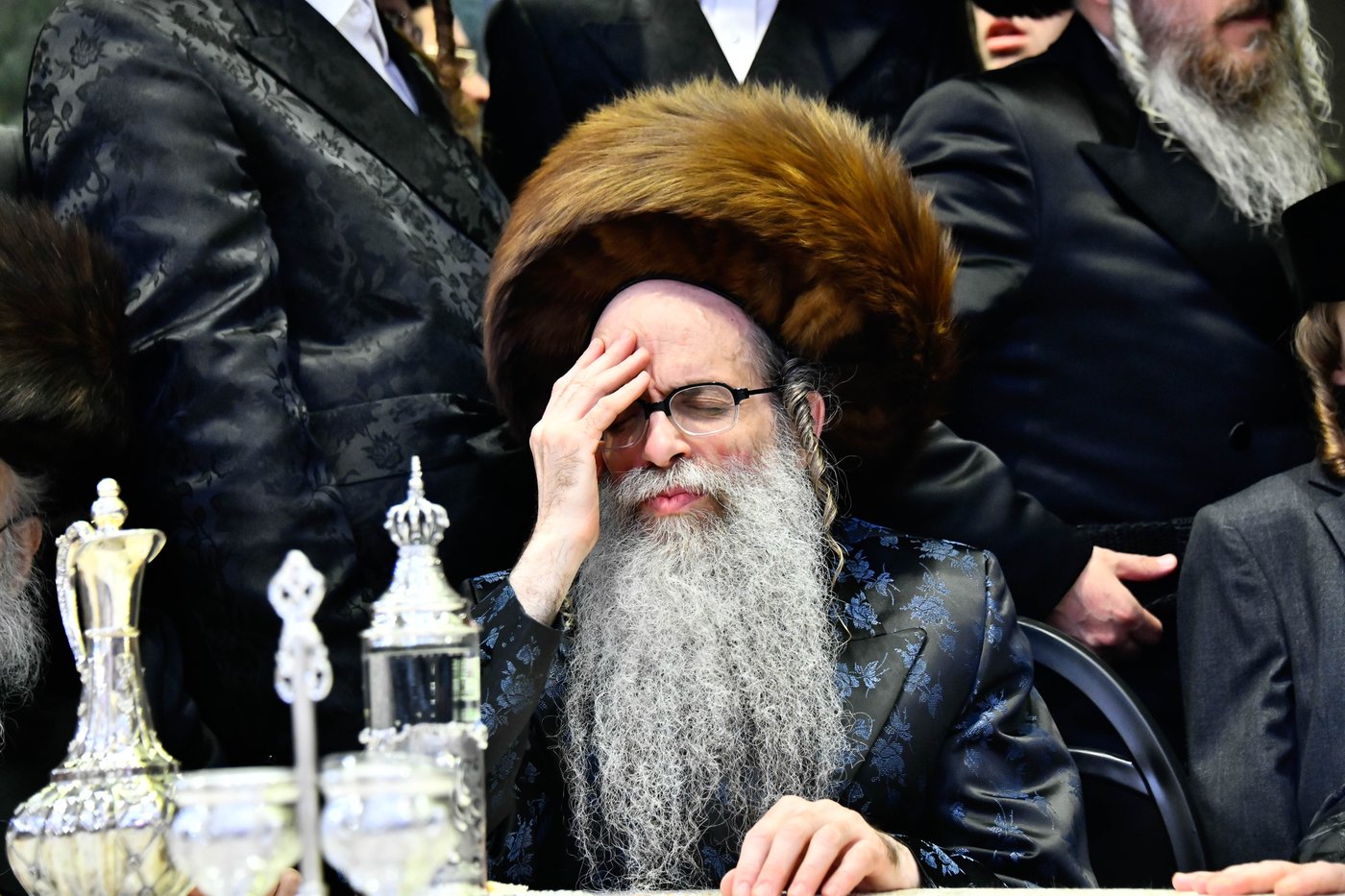 האדמו"ר מצאנז קלויזנבורג בנישואי נכדת הרב עזריאל טאובר