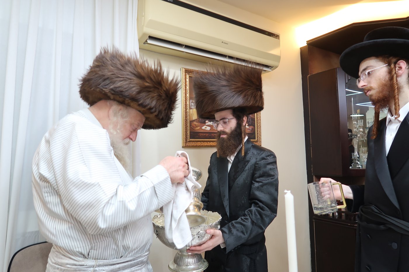 האדמו"ר ממבקשי אמונה בחיפה