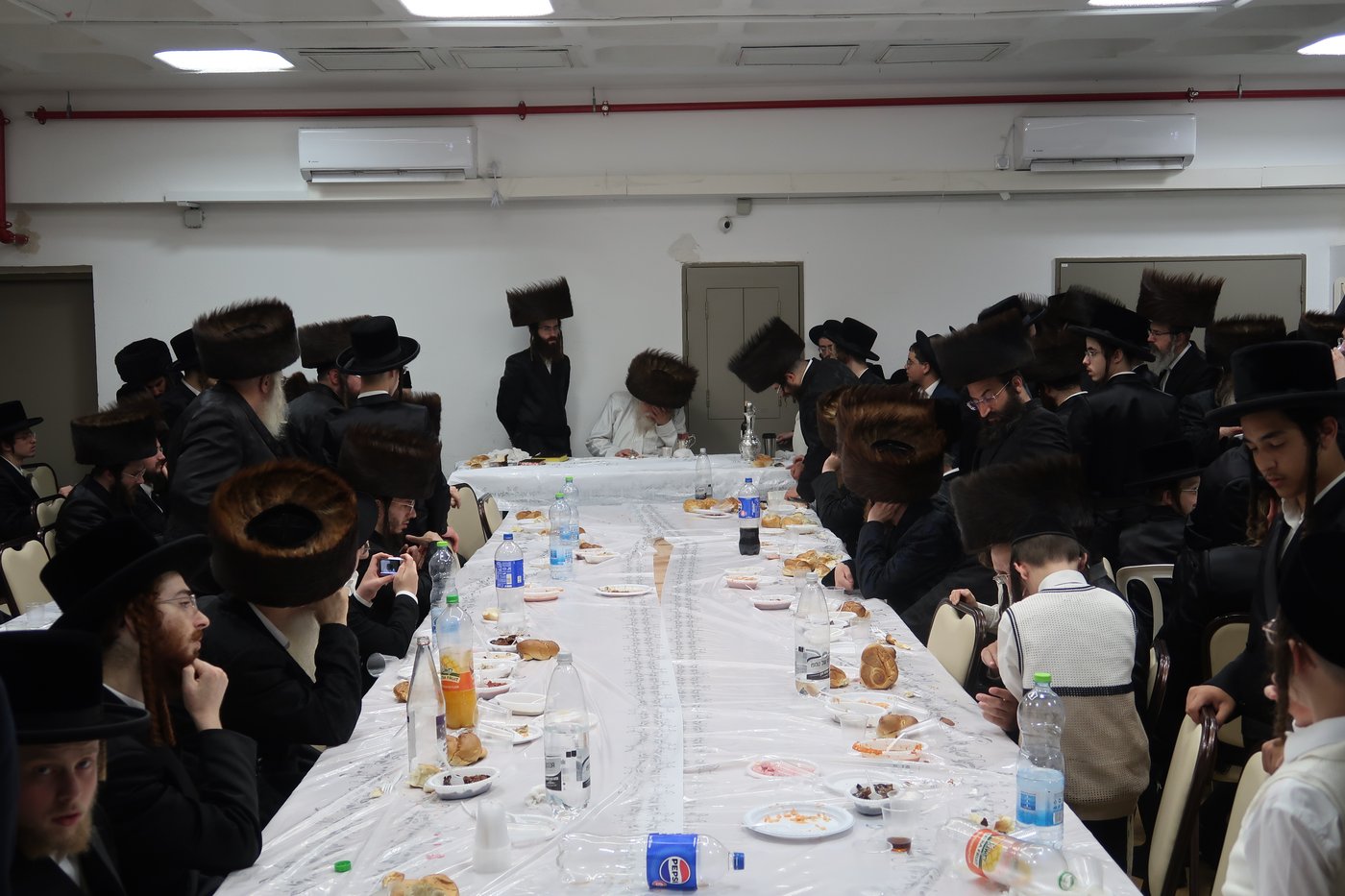 האדמו"ר ממבקשי אמונה בחיפה