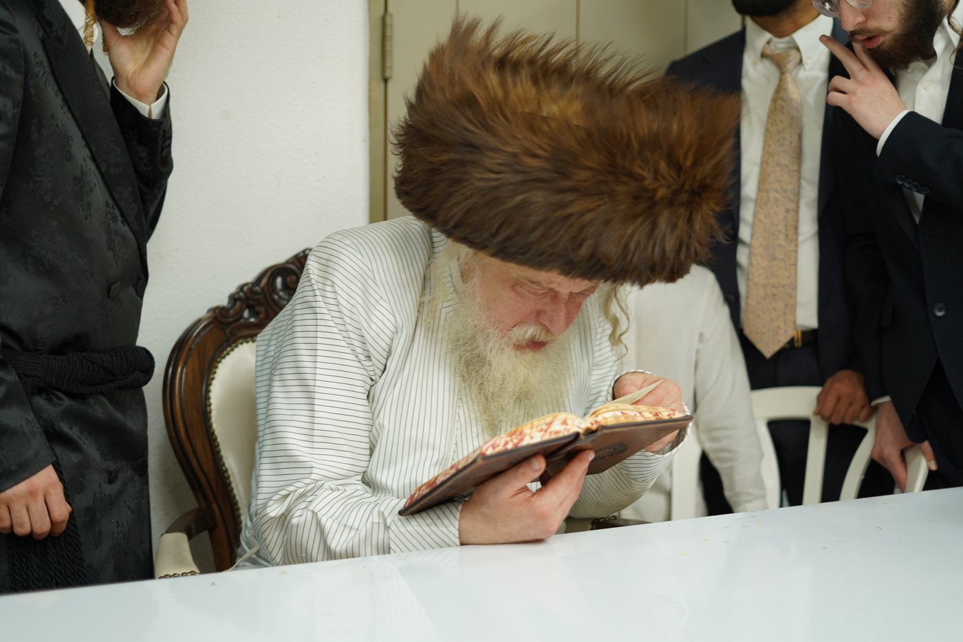 האדמו"ר ממבקשי אמונה בחיפה