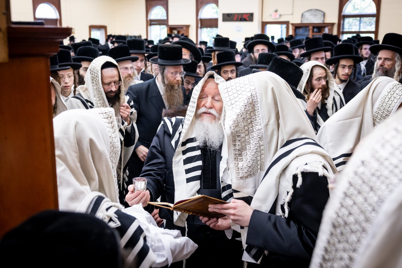 ר"ח אלול בצל האדמו"ר מבאבוב