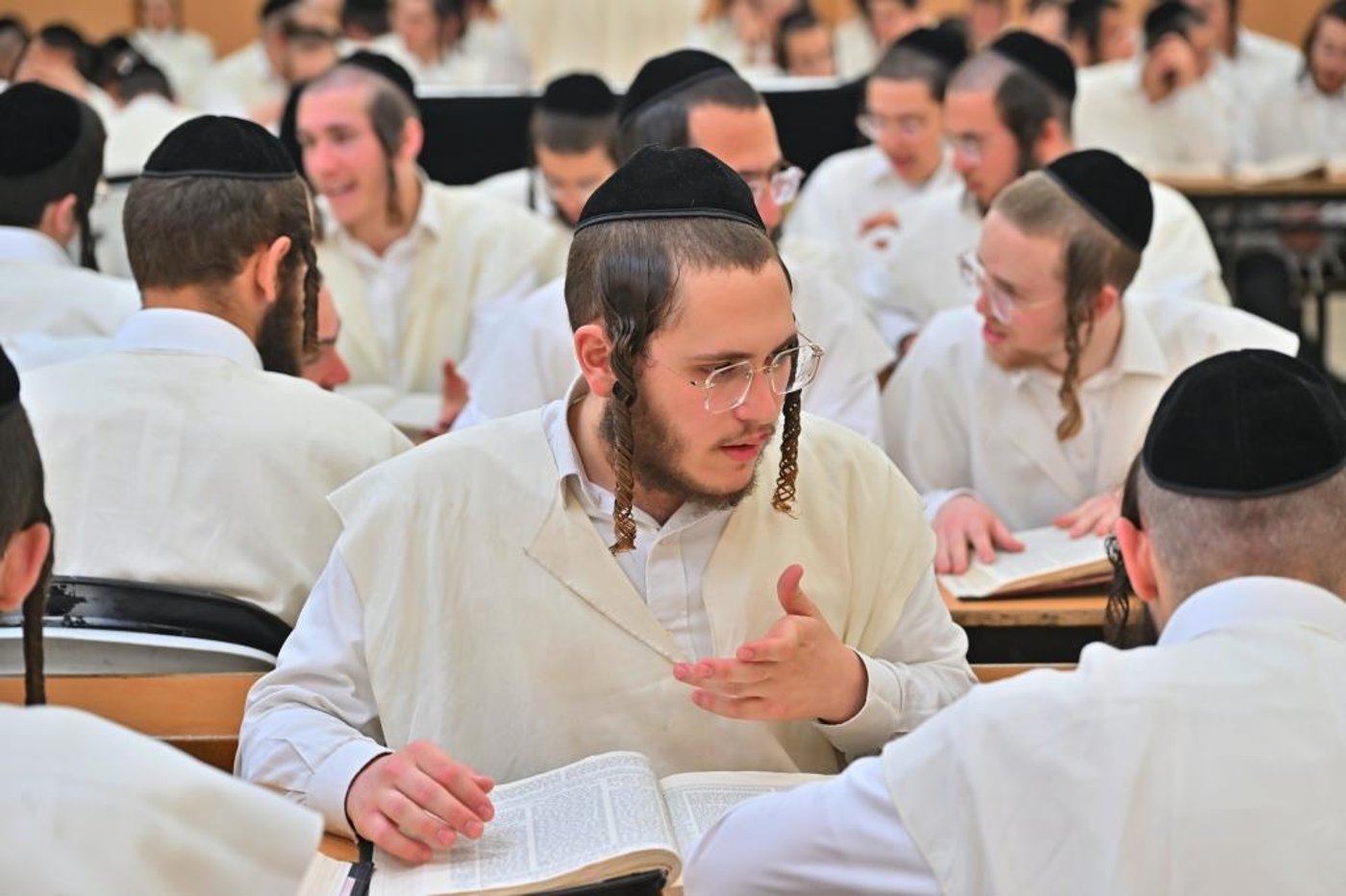 פתיחת הזמן בישיבת המתמידים