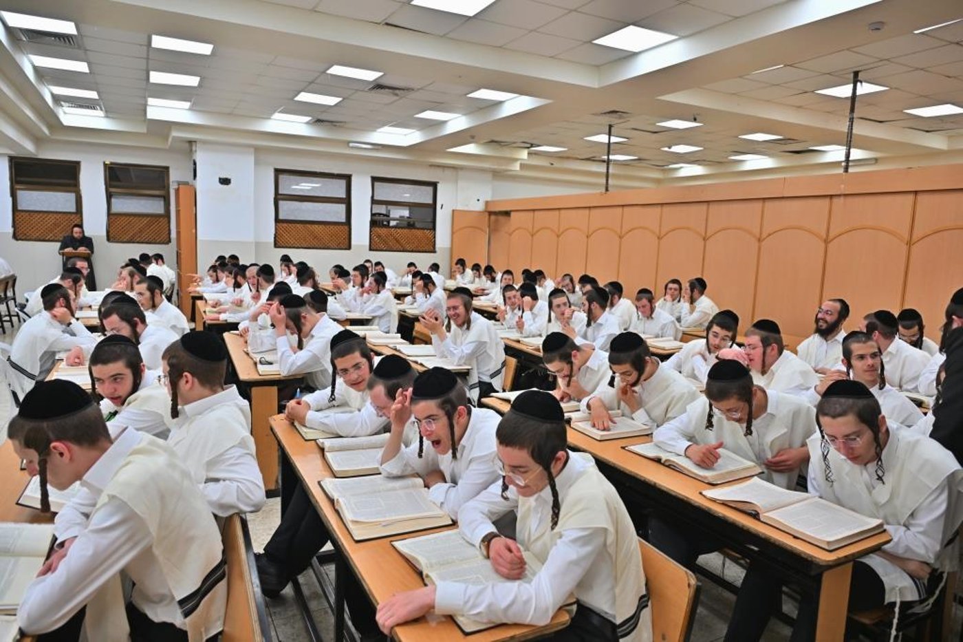 פתיחת הזמן בישיבת המתמידים