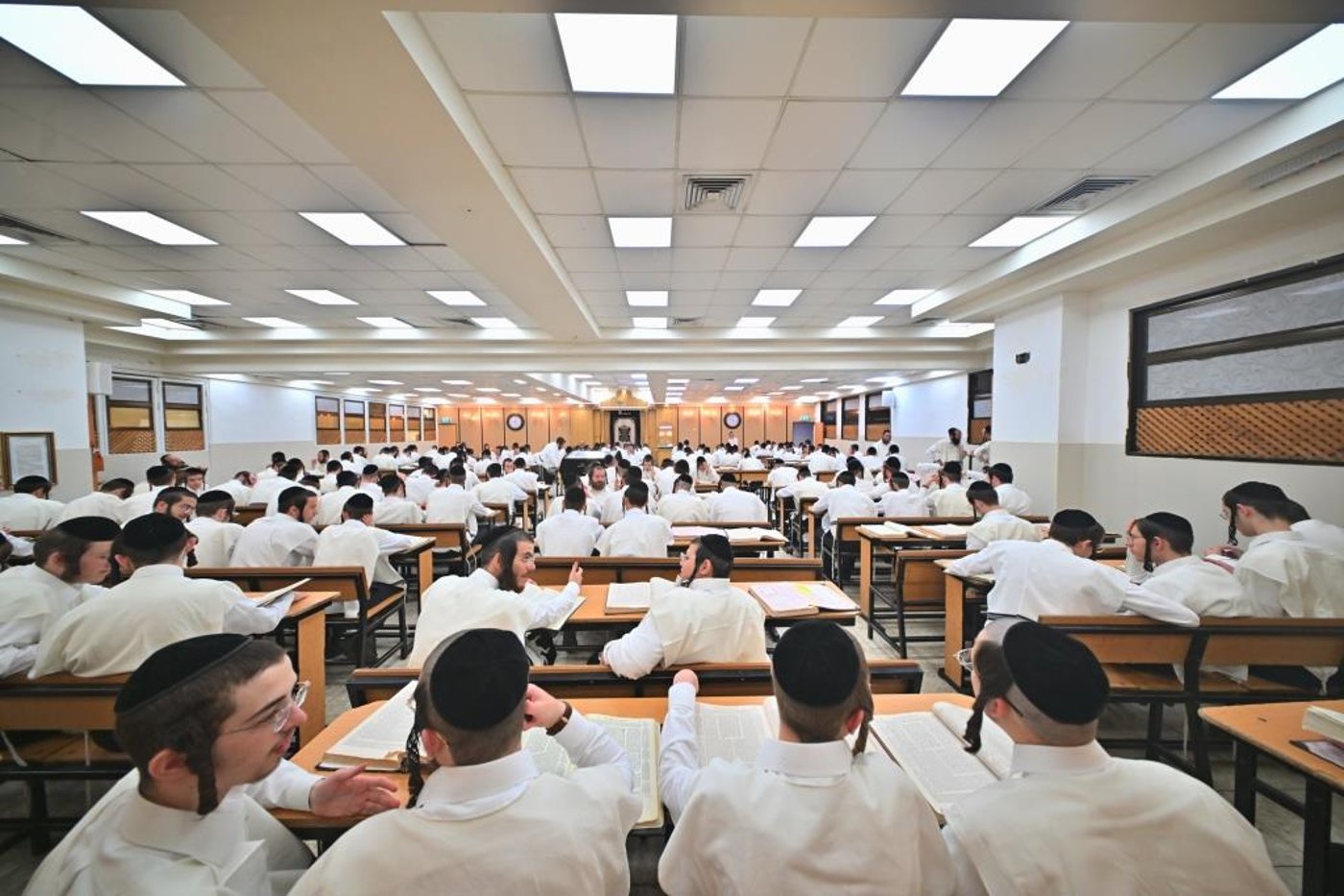 פתיחת הזמן בישיבת המתמידים