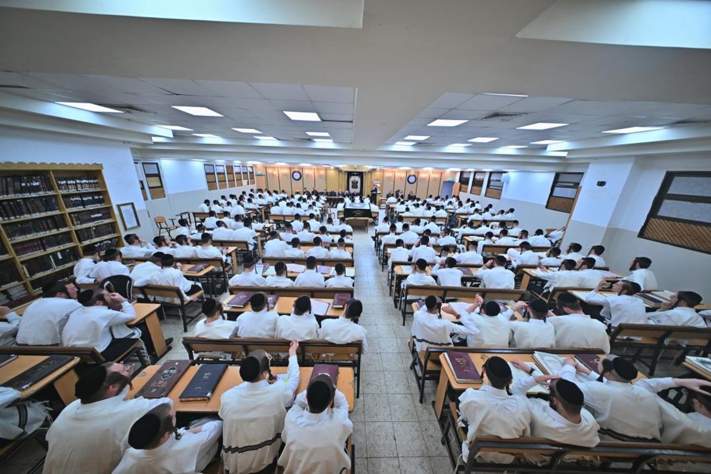 פתיחת הזמן בישיבת המתמידים