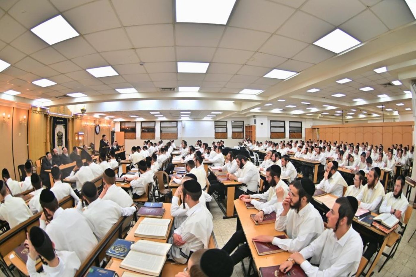 פתיחת הזמן בישיבת המתמידים