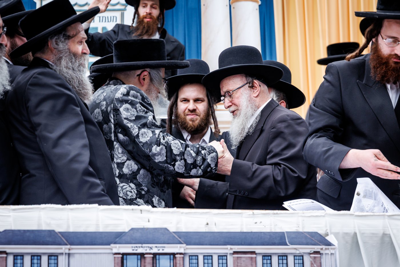 האדמו"ר מסאטמר בביקור במחנות הקיץ