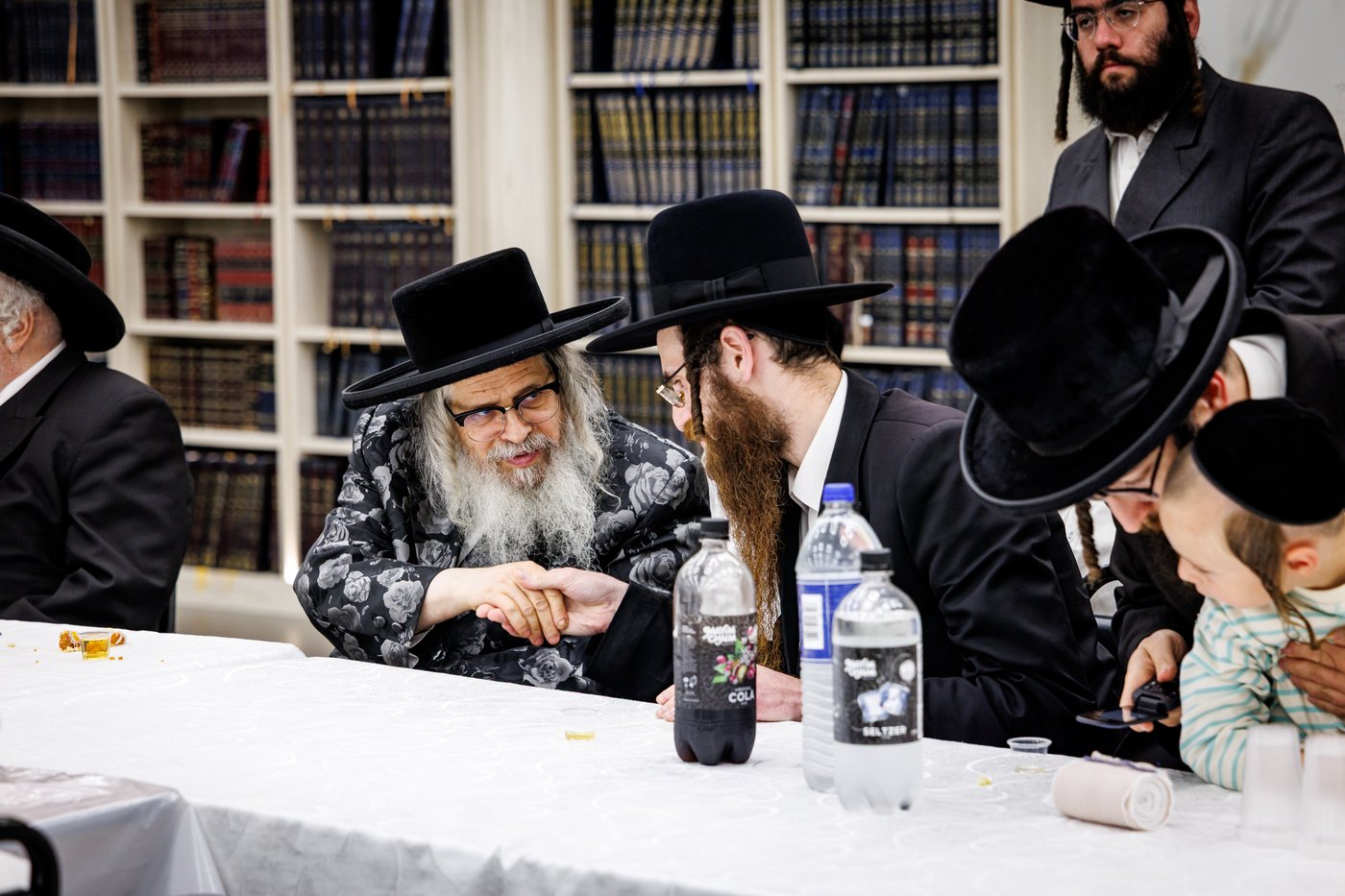 האדמו"ר מסאטמר בביקור במחנות הקיץ
