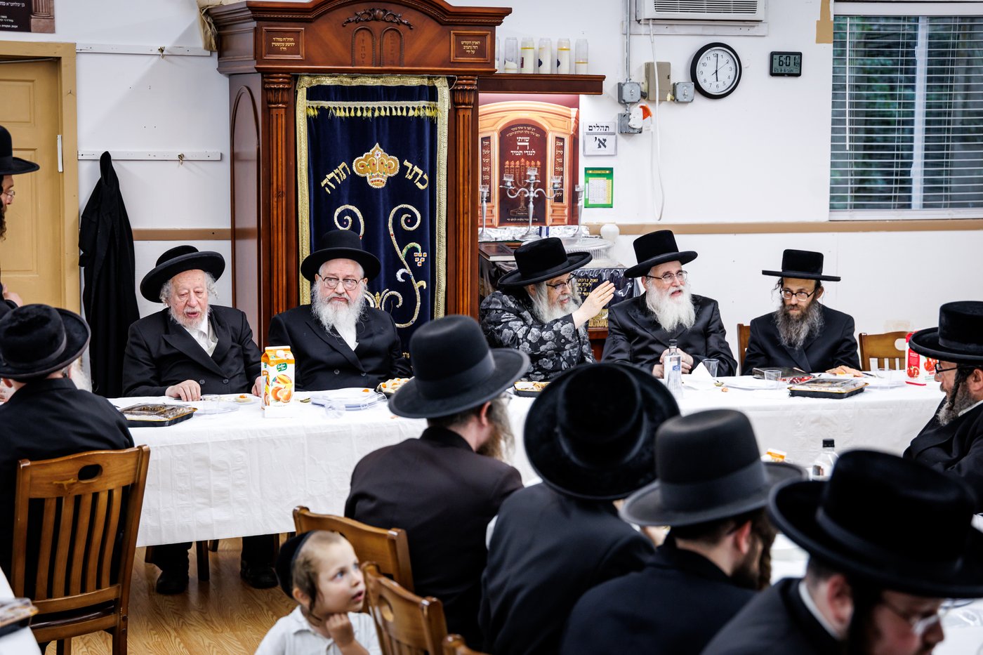האדמו"ר מסאטמר בביקור במחנות הקיץ