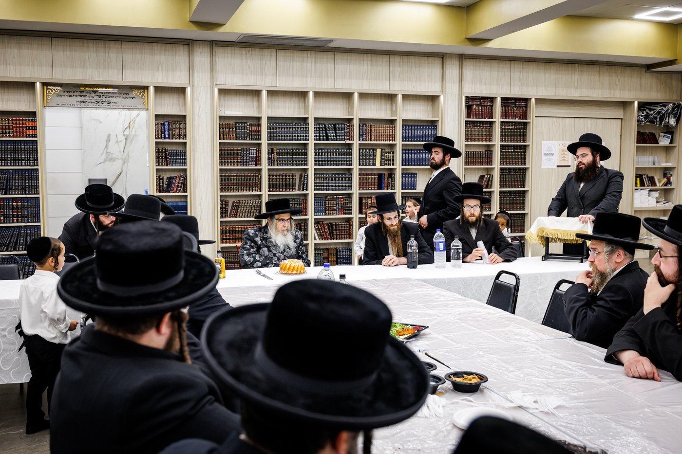האדמו"ר מסאטמר בביקור במחנות הקיץ