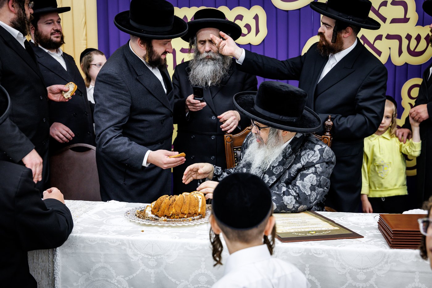 האדמו"ר מסאטמר בביקור במחנות הקיץ