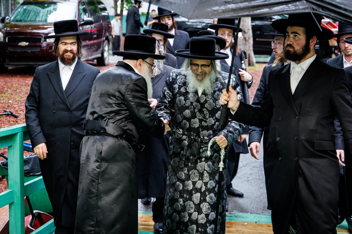 האדמו"ר מסאטמר בביקור במחנות הקיץ