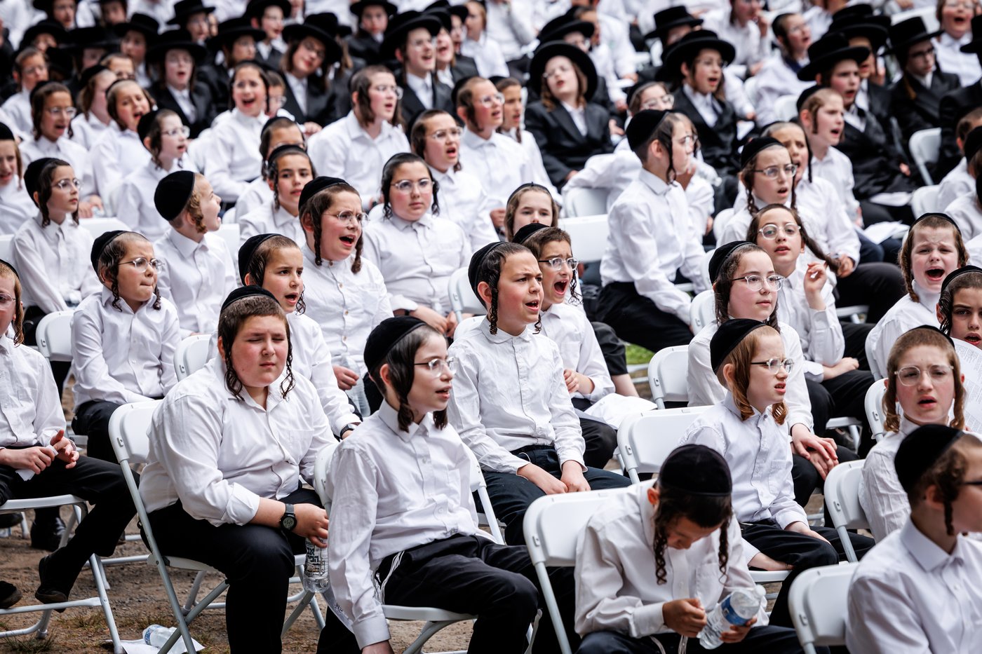 האדמו"ר מסאטמר בביקור במחנות הקיץ