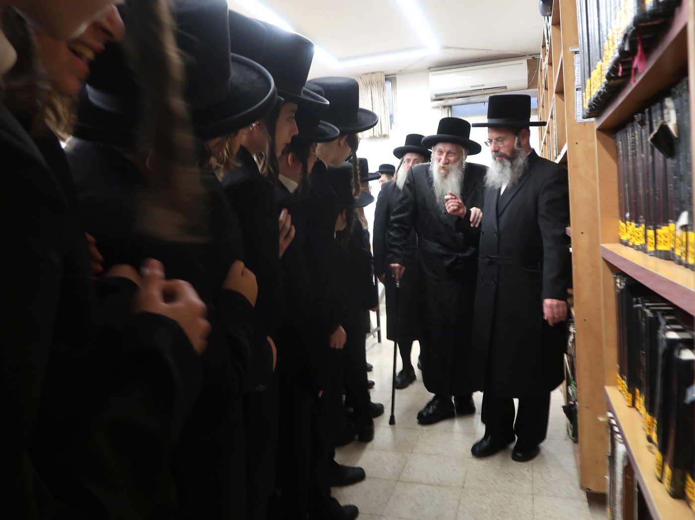 פתיחת הזמן בישיבת טשארנאביל