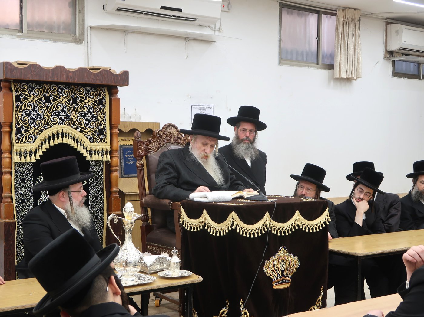 פתיחת הזמן בישיבת טשארנאביל