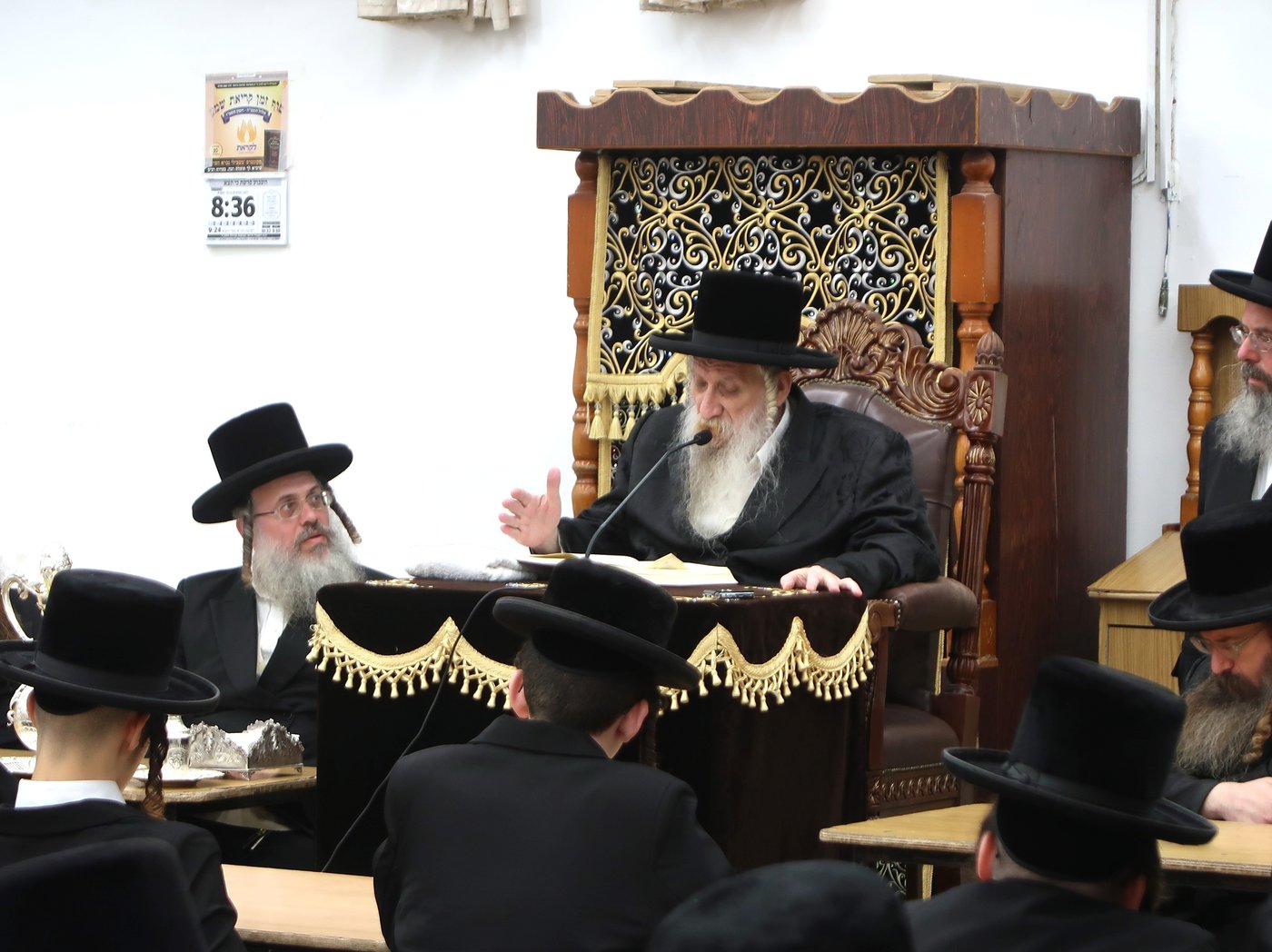 פתיחת הזמן בישיבת טשארנאביל