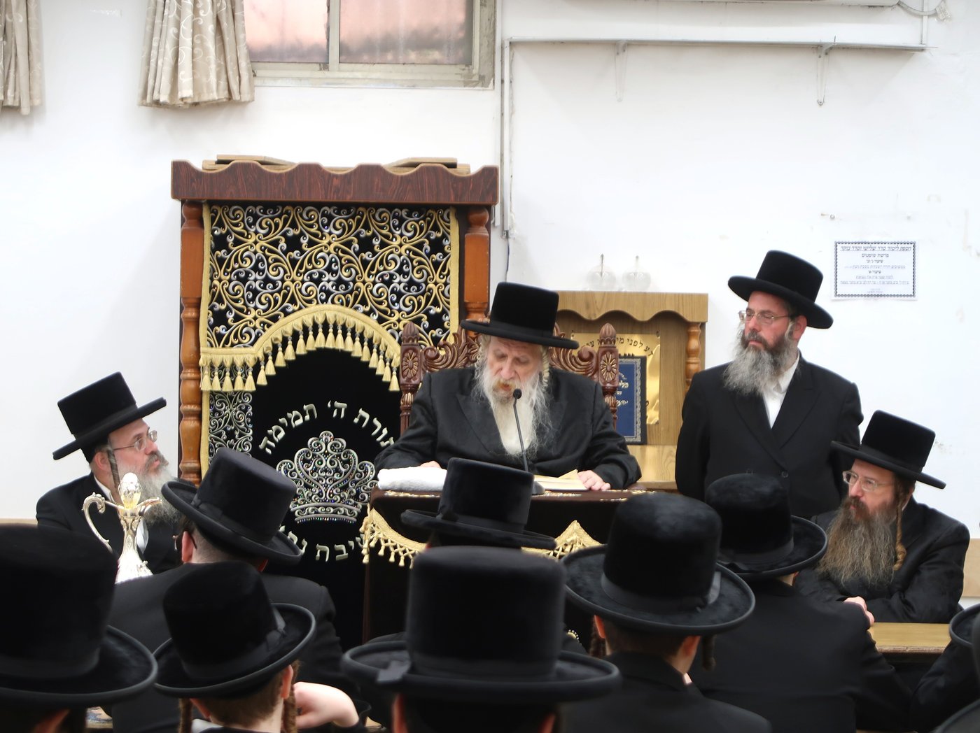 פתיחת הזמן בישיבת טשארנאביל