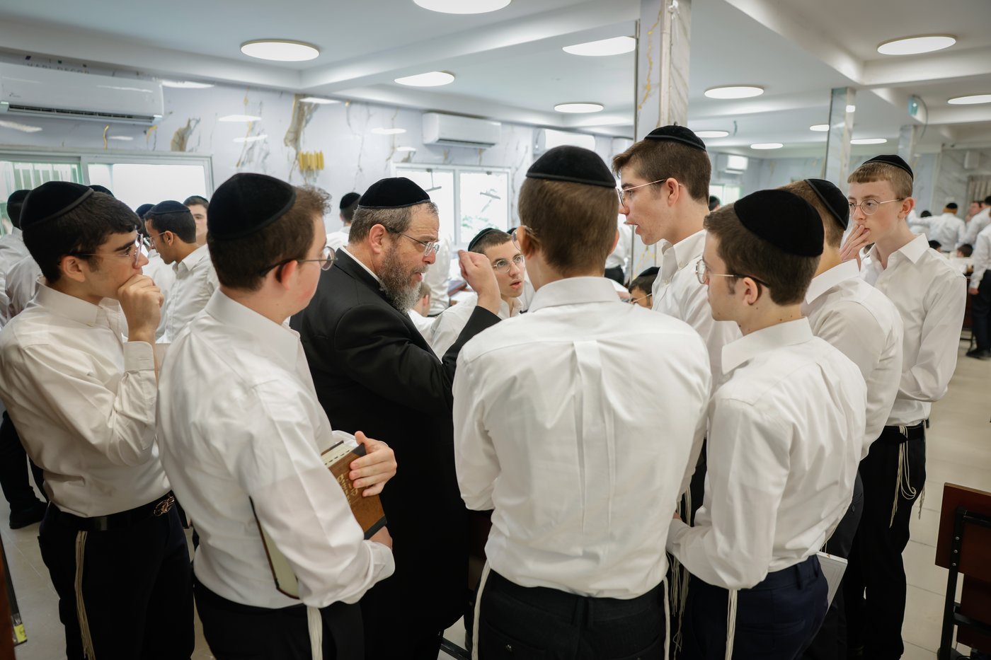 פתיחת הזמן בישיבת 'מגדל עוז'