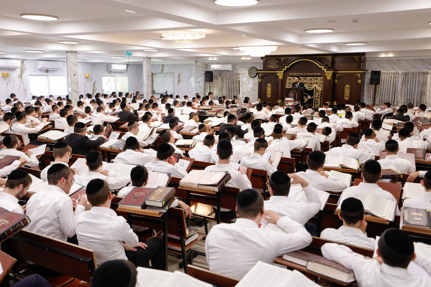 פתיחת הזמן בישיבת 'מגדל עוז'
