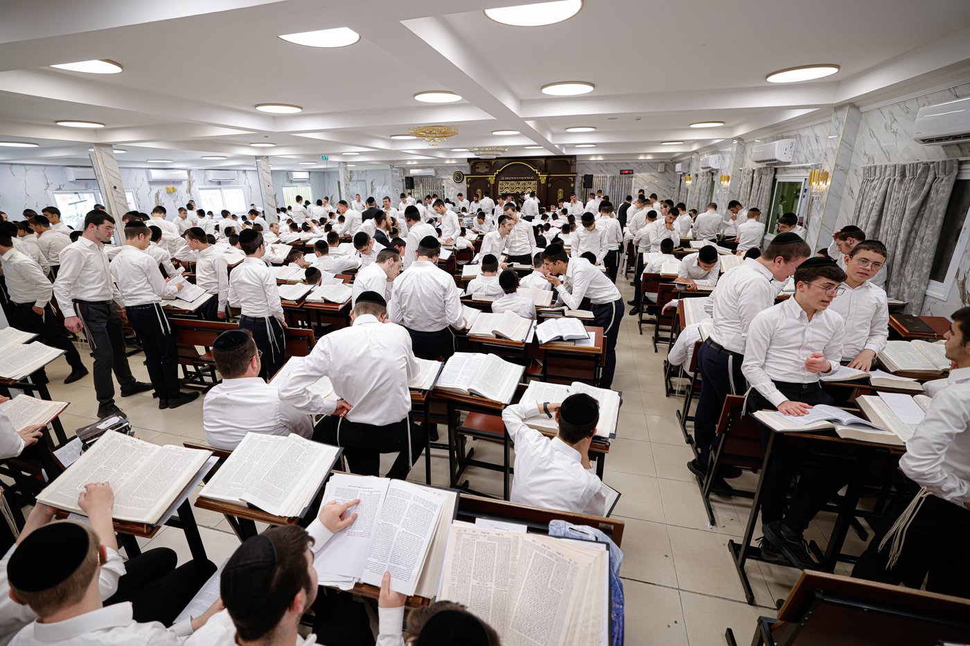 פתיחת הזמן בישיבת 'מגדל עוז'