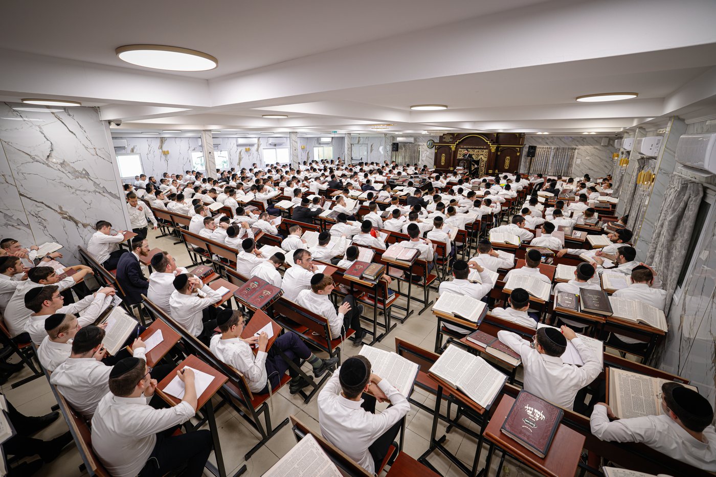 פתיחת הזמן בישיבת 'מגדל עוז'