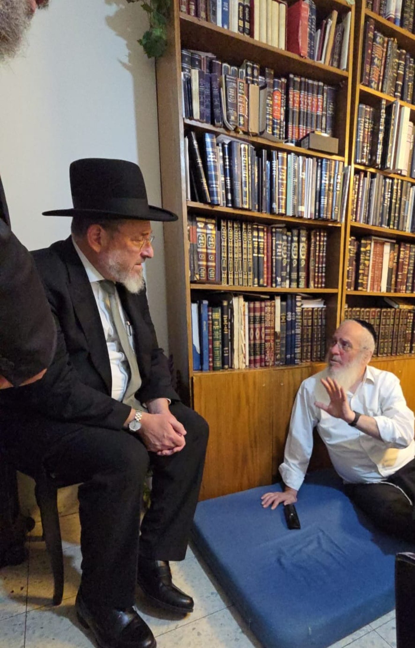 ניחום אבלים אצל רבי אליהו מאיר פייבלזון