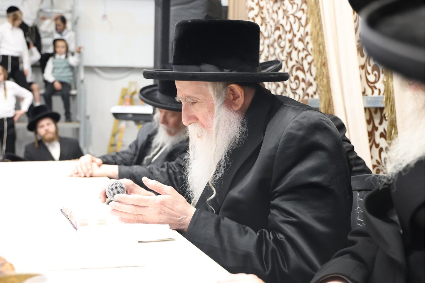חנוכת הבית במכנובקא בעלזא ירושלים