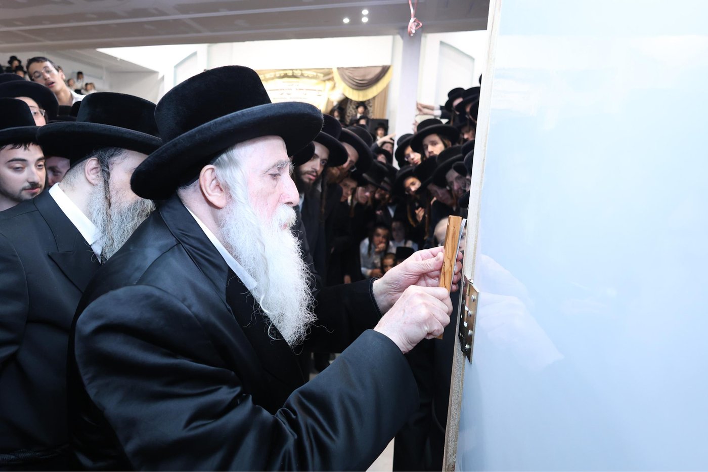 חנוכת הבית במכנובקא בעלזא ירושלים