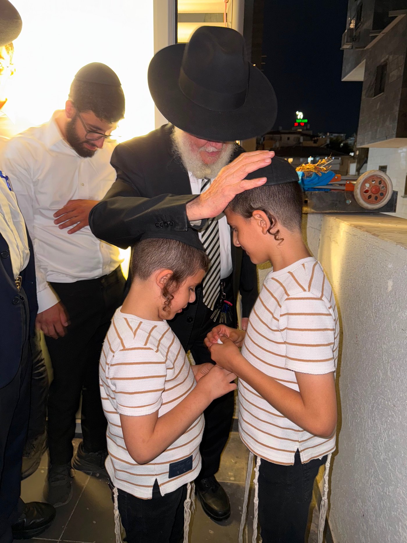 הגר"צ מאזוז בשילוח הקן