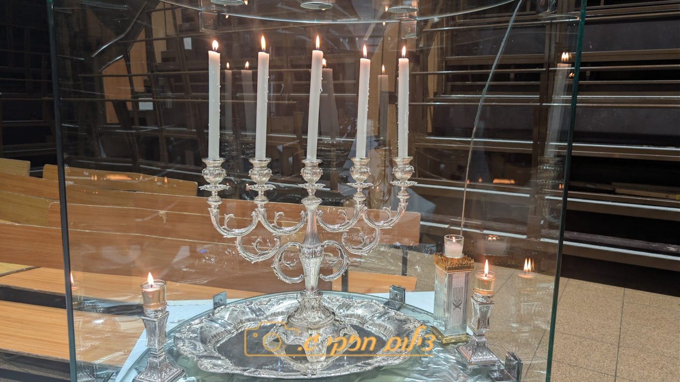 הנר המיוחד שהדליק האדמו"ר מבעלזא לקראת שבת