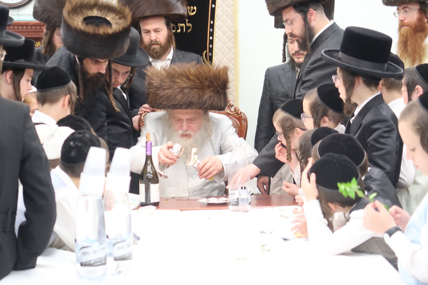 האדמו"ר ממבקשי אמונה בבית שמש