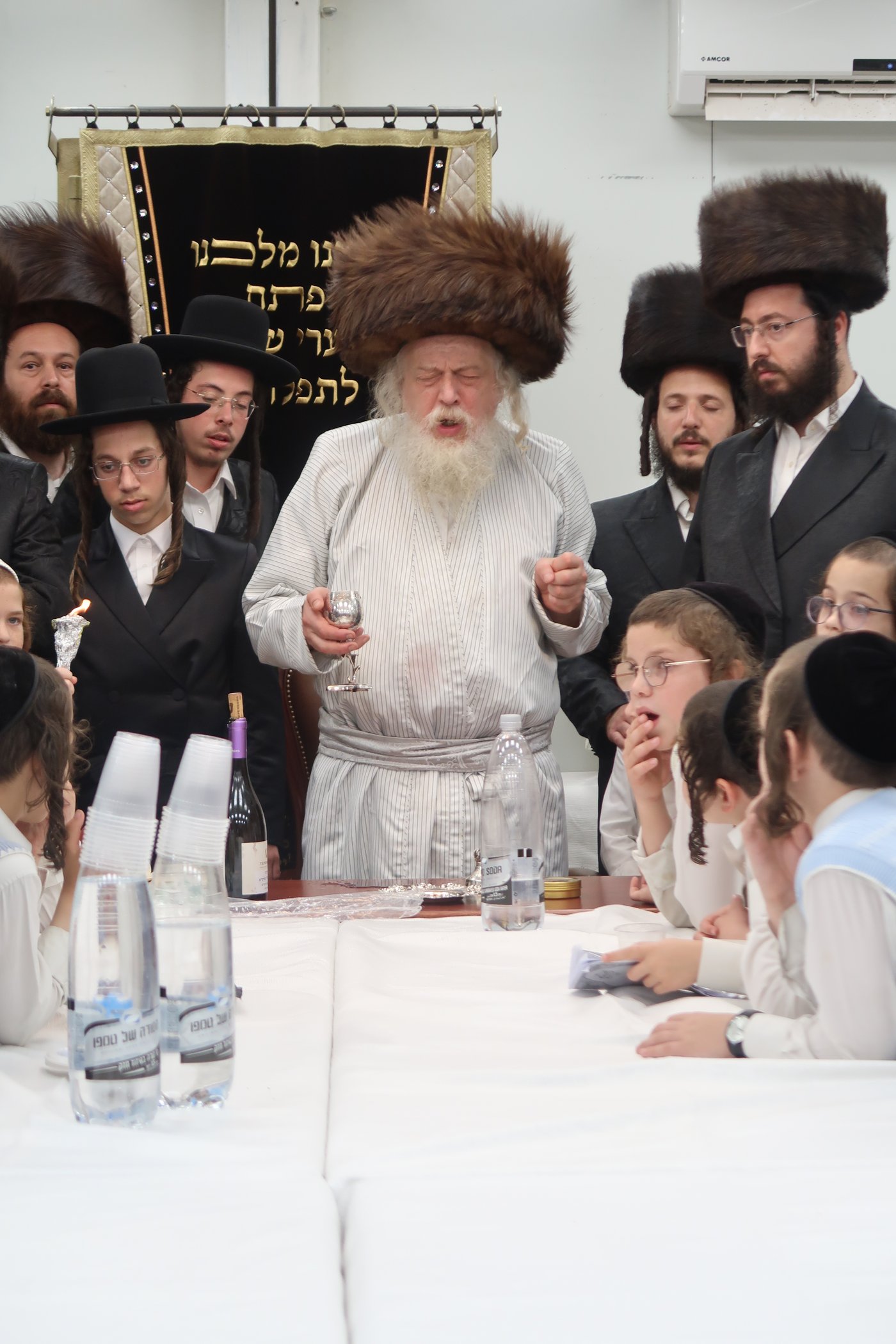 האדמו"ר ממבקשי אמונה בבית שמש