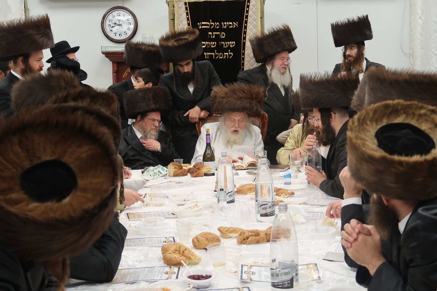 האדמו"ר ממבקשי אמונה בבית שמש