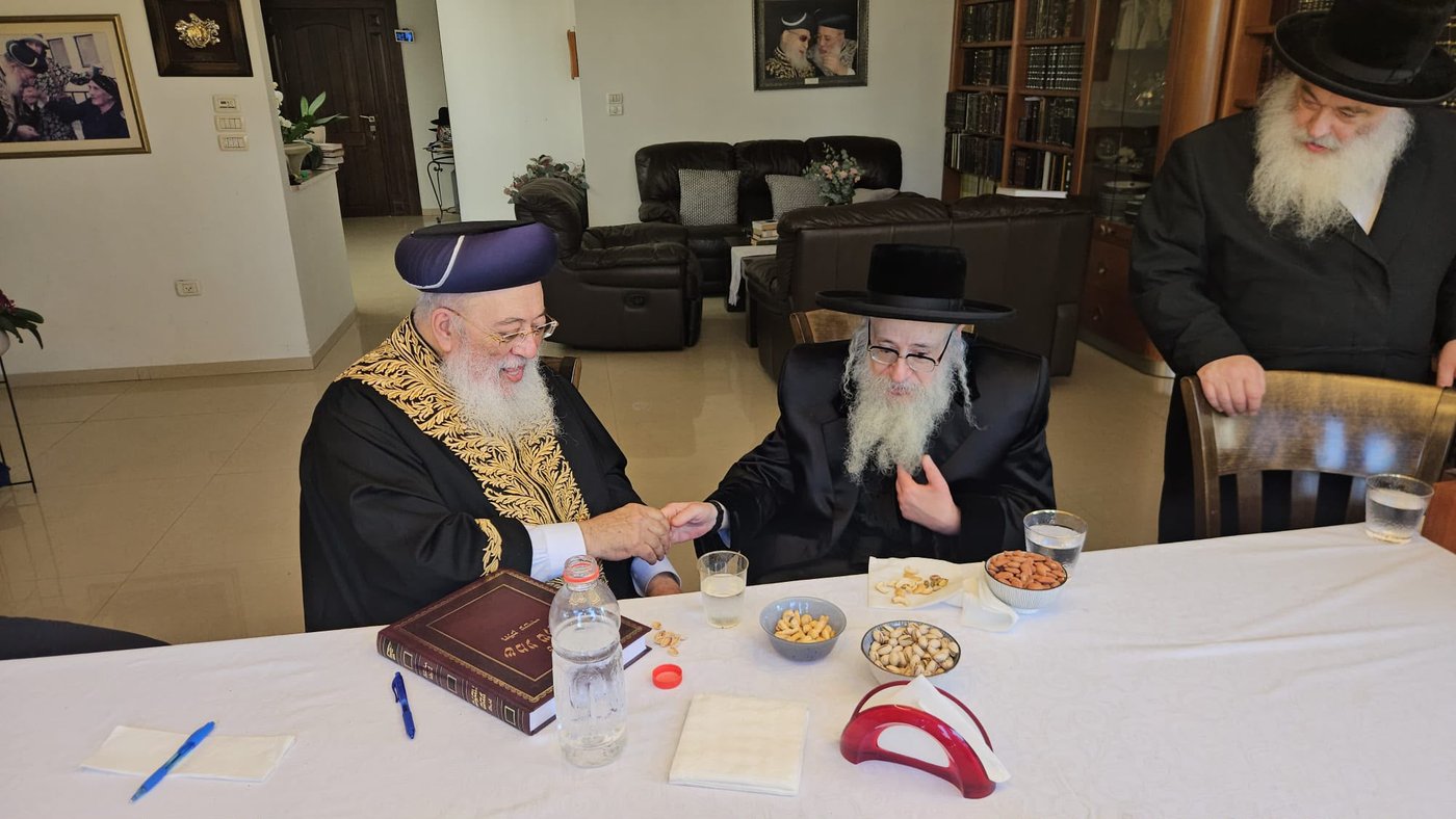 האדמו"ר מצאנז קלויזנבורג בביקור אצל הגרש"מ עמאר
