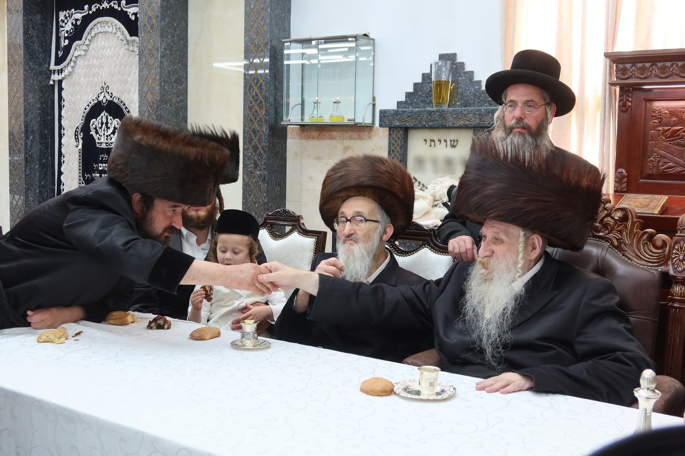 שמחת הברית בחצרות טשארנאביל - מאור חיים
