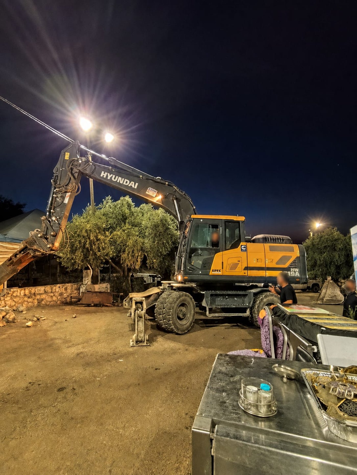 הריסת המבנים במתחם קבר חוני המעגל