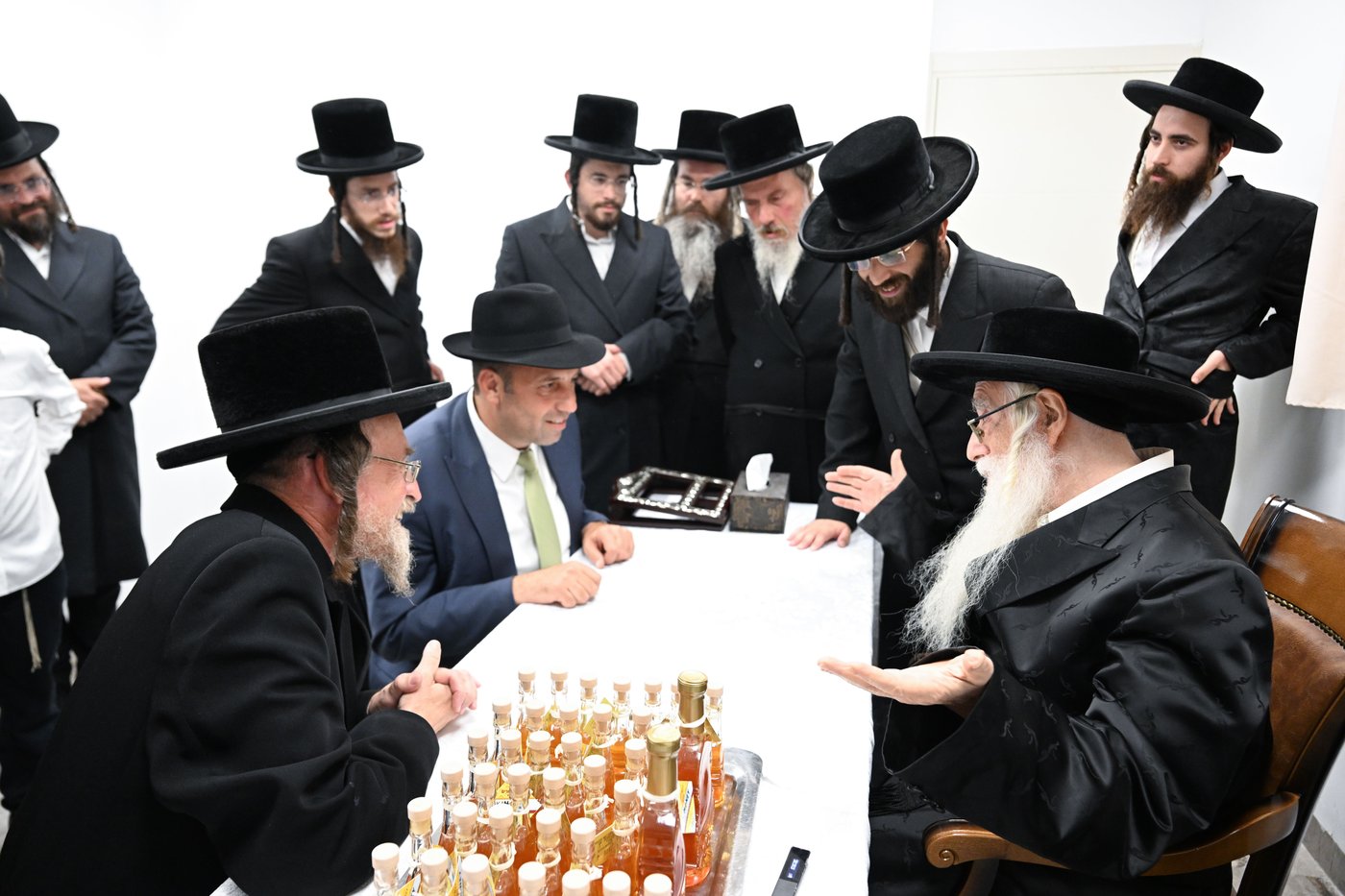 ר"ע בית שמש, שמואל גרינברג בביקור אצל האדמו"ר מצאנז