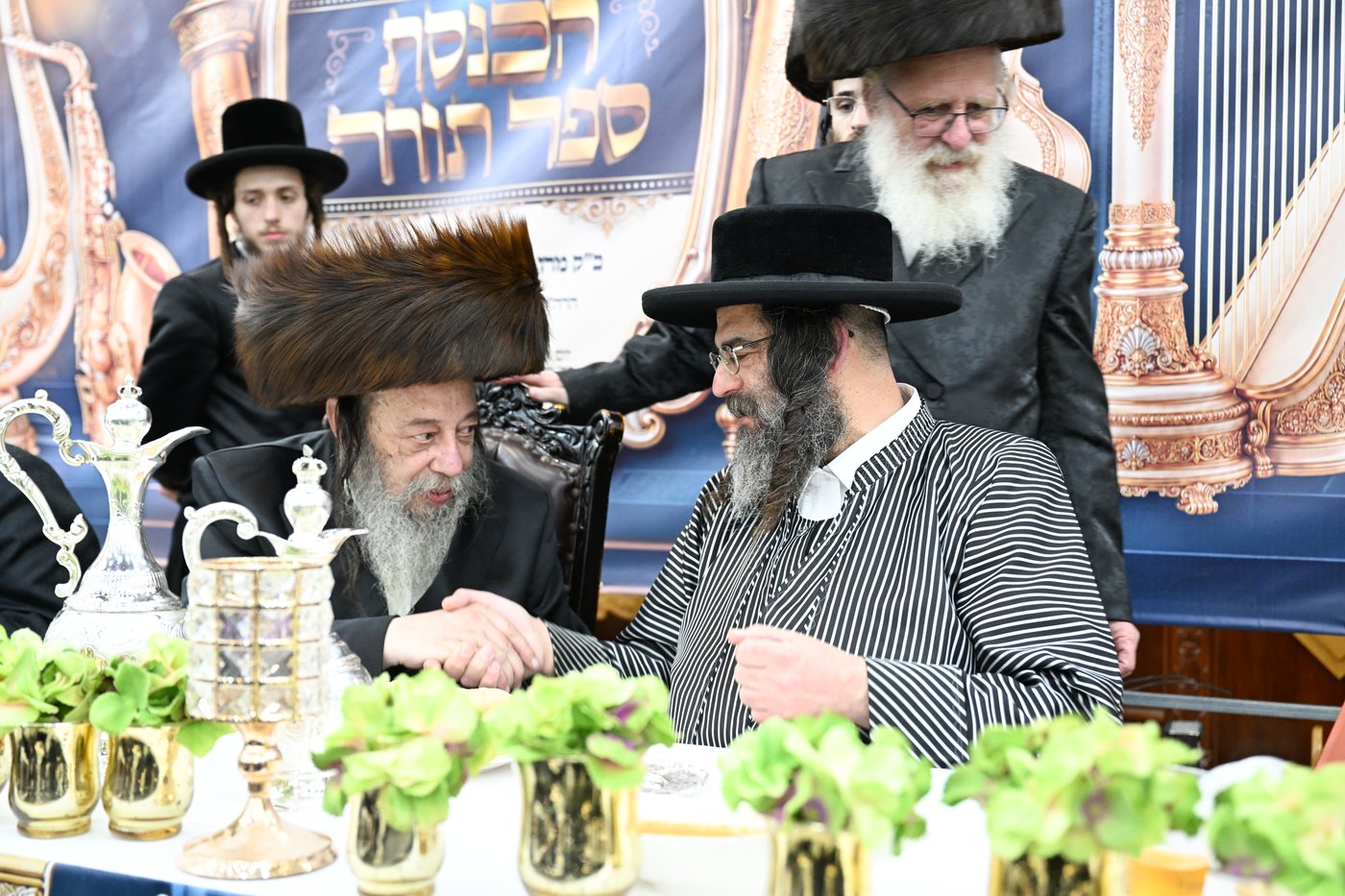 מעמד הכנסת ס"ת בזוועהיל