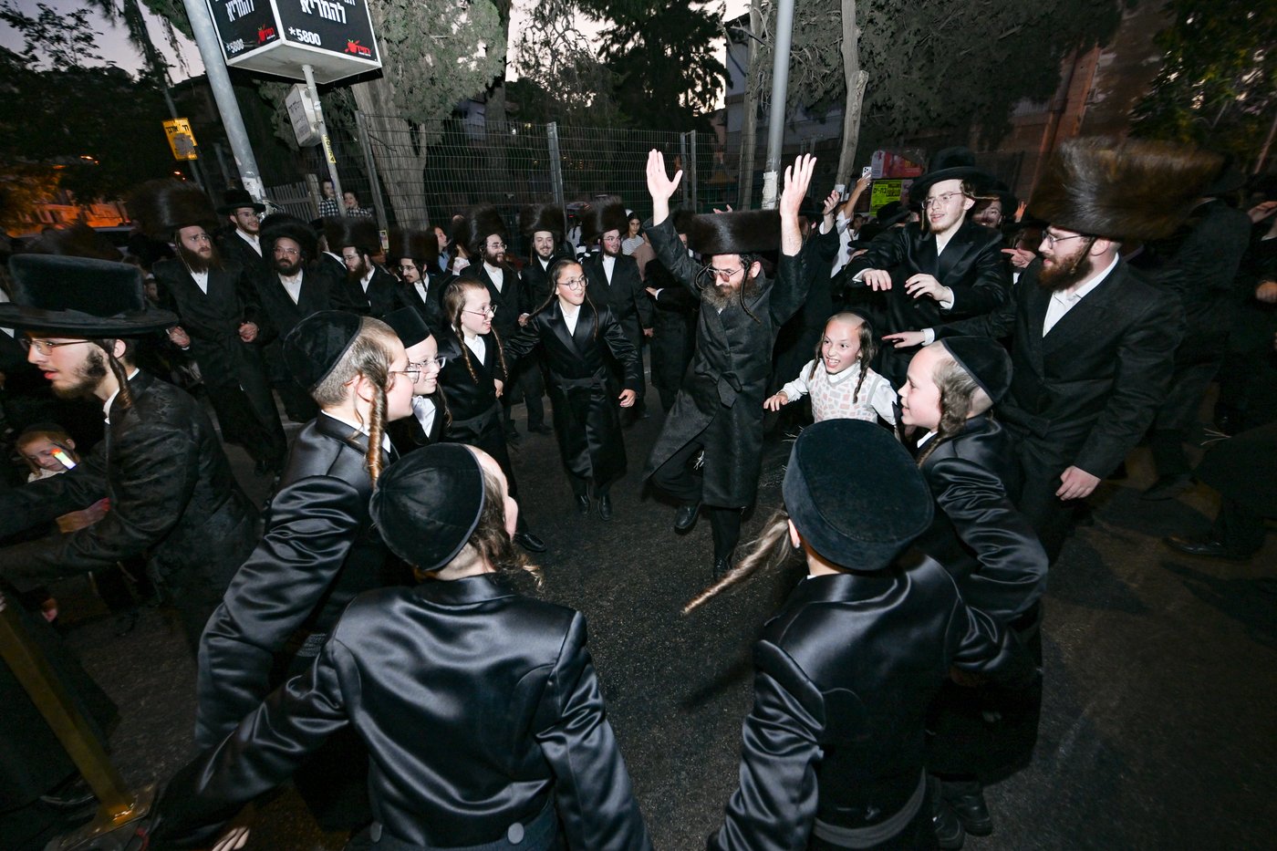 מעמד הכנסת ס"ת בזוועהיל