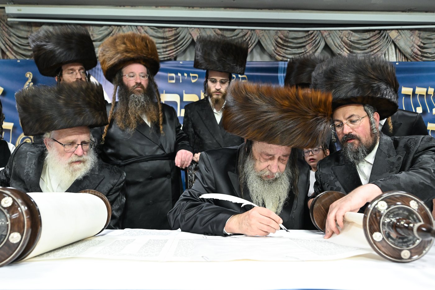 מעמד הכנסת ס"ת בזוועהיל