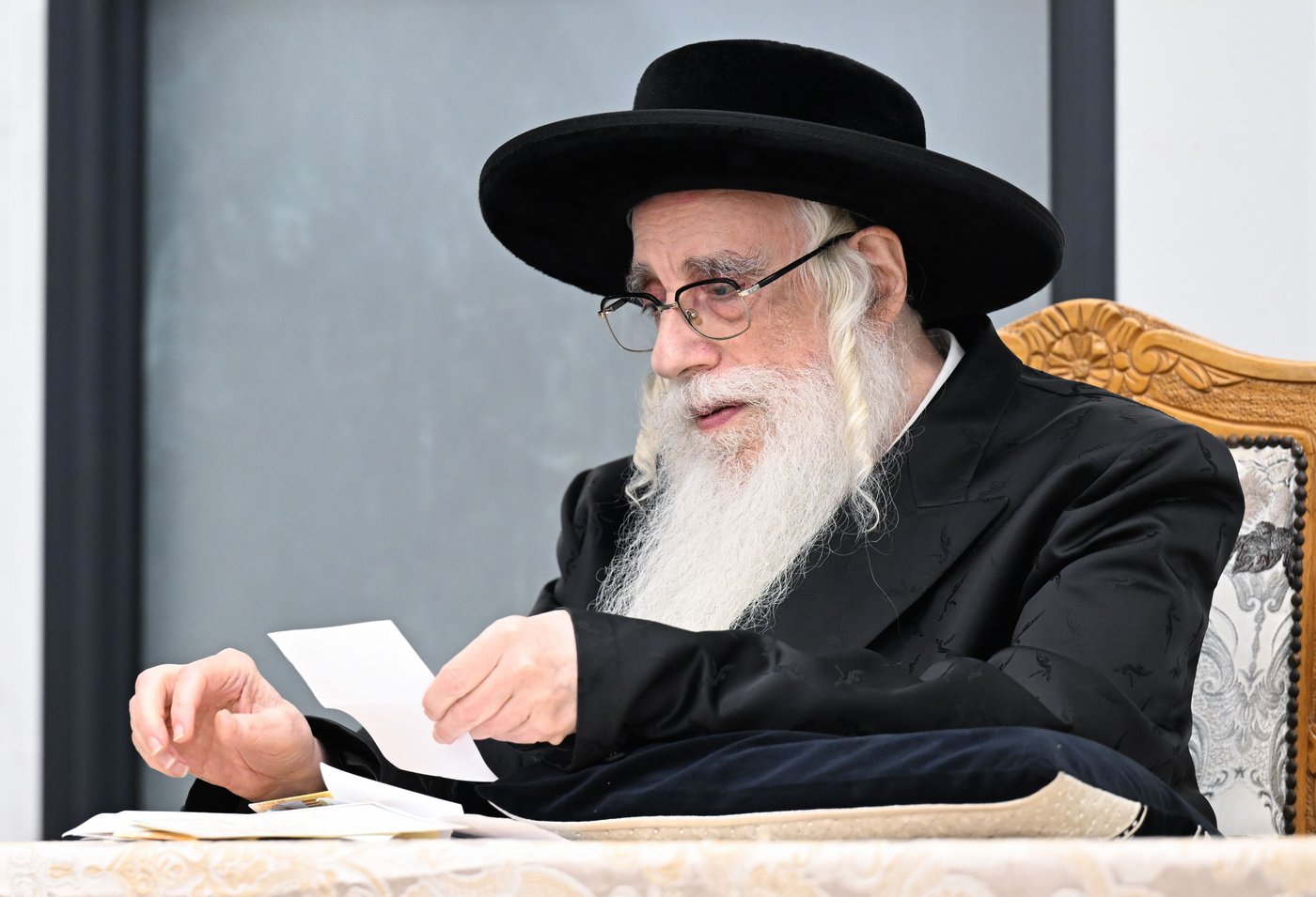 האדמו"ר מצאנז בקבלת קהל בחיפה