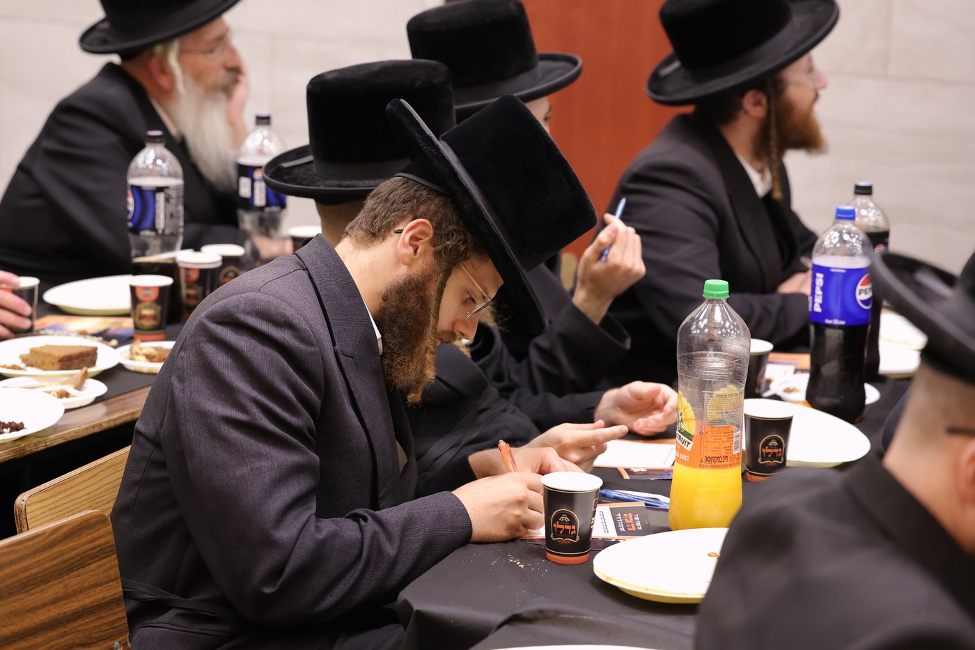 הכינוס בחצה"ק נדבורנה ירושלים
