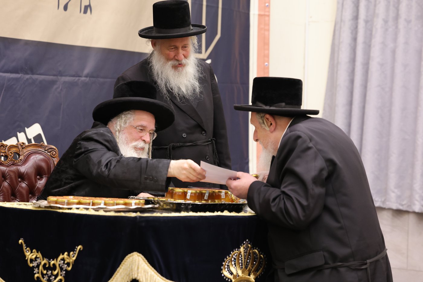 הכינוס בחצה"ק נדבורנה ירושלים