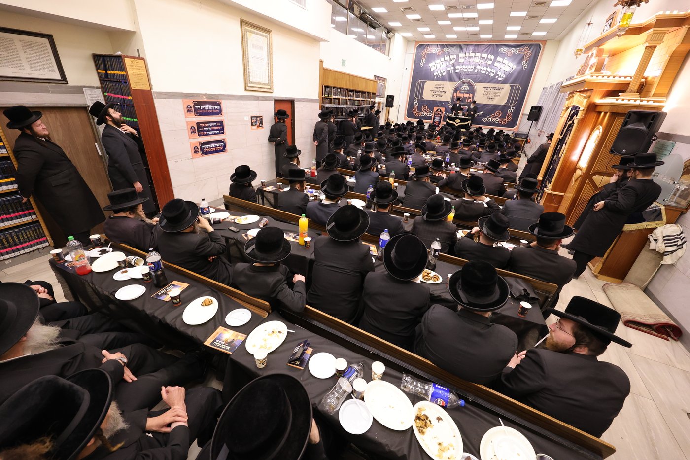 הכינוס בחצה"ק נדבורנה ירושלים