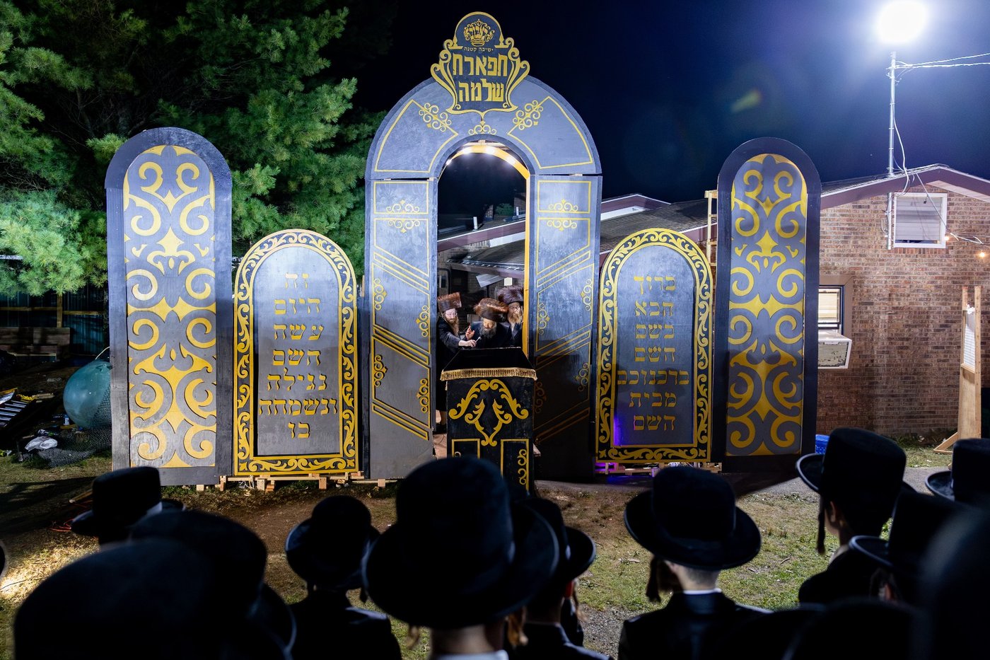 האדמו"ר מבאבוב 45 בביקורים במחנות הקיץ