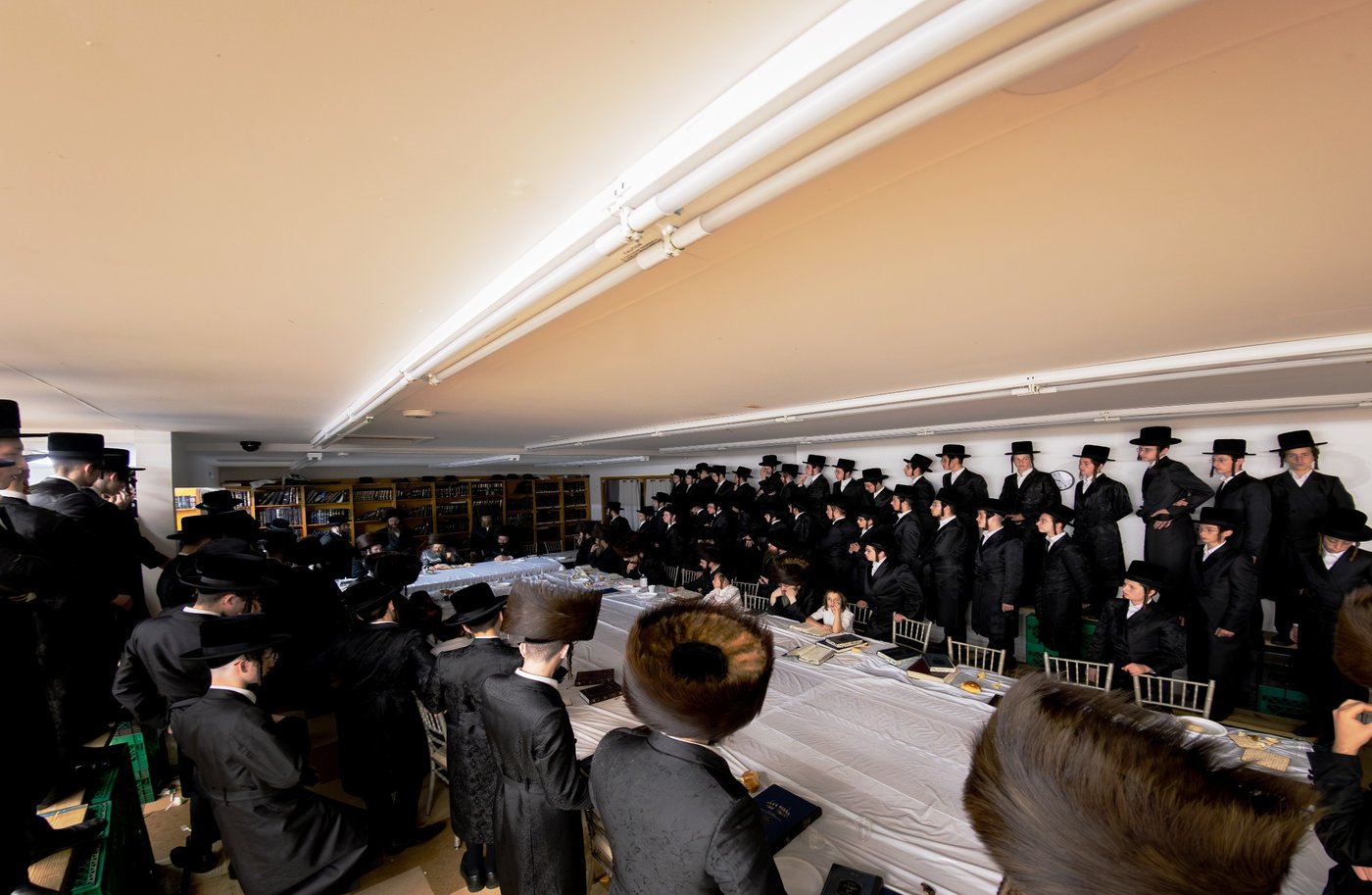 האדמו"ר מבאבוב 45 בביקורים במחנות הקיץ