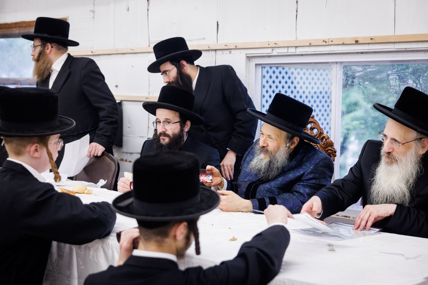 האדמו"ר מבאבוב 45 בביקורים במחנות הקיץ