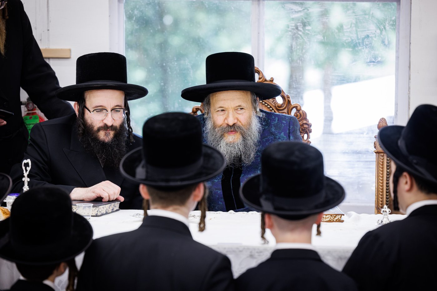 האדמו"ר מבאבוב 45 בביקורים במחנות הקיץ